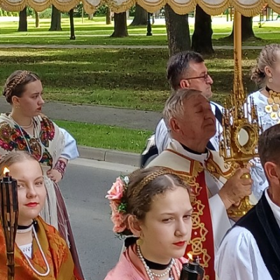 1Tijelovo