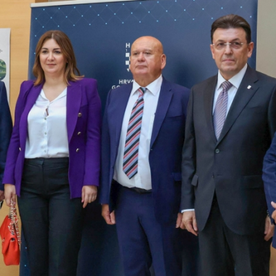1Konferencija