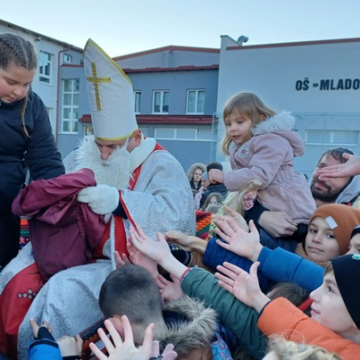 0NikolaJ