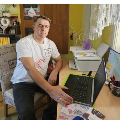 1Emić