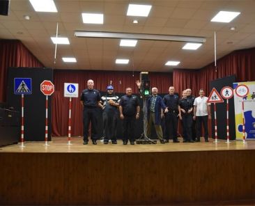 policija