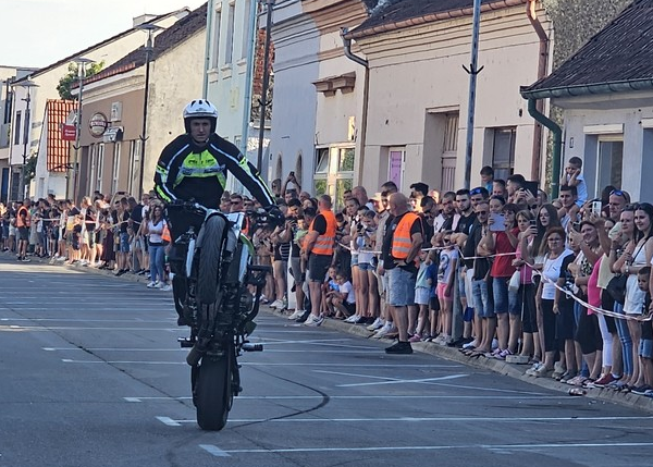 1motoSusreti
